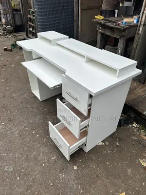 Studio Desk HDF