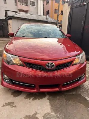 Toyota Camry SE 4dr Sedan (2.5L 4cyl 6A) 2013 Red