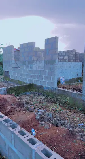 4bedrooms Flat on Half Plot