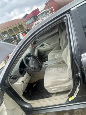 Toyota Camry LE 4dr Sedan (2.5L 4cyl 6AM) 2010 Gray