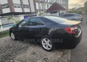 Toyota Camry SE 4dr Sedan (2.5L 4cyl 6A) 2014 Black