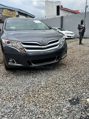Toyota Venza LE 2012 Brown