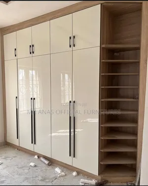 Wardrobes and Walk in Closet