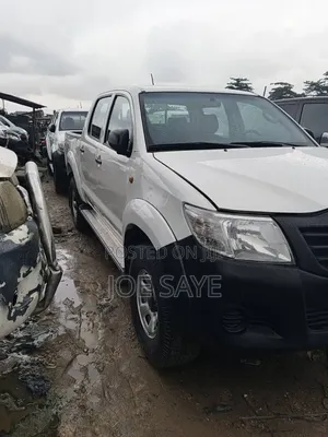 Toyota Hilux 2013 White