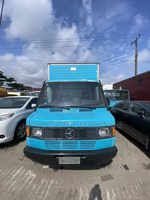 Mercedes Benz 410 Container Body
