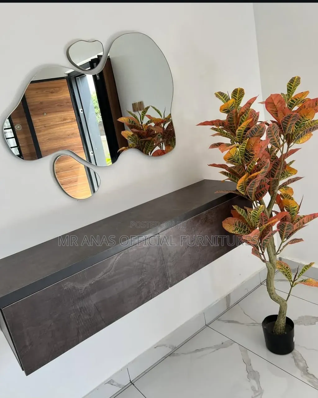 Consoles With Mirror