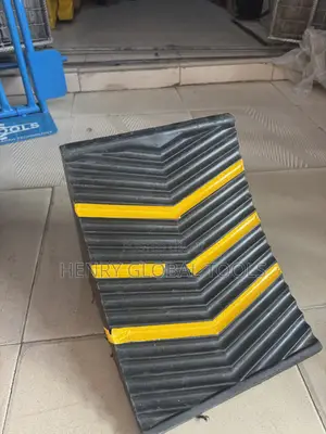 Heavy-Duty Rubber Wheel Chock / Tyre Stopper