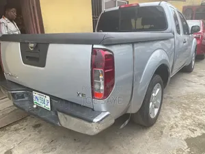 Nissan Frontier Automatic 2005 Silver