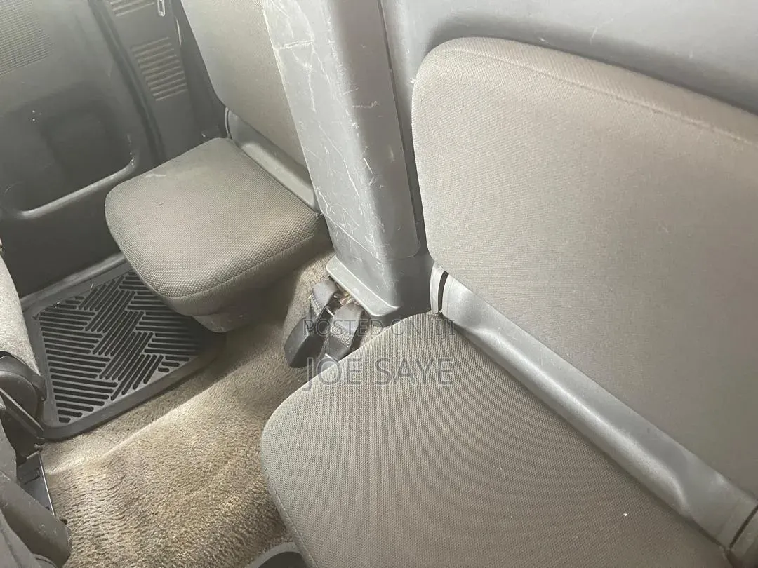 Nissan Frontier Automatic 2005 Silver