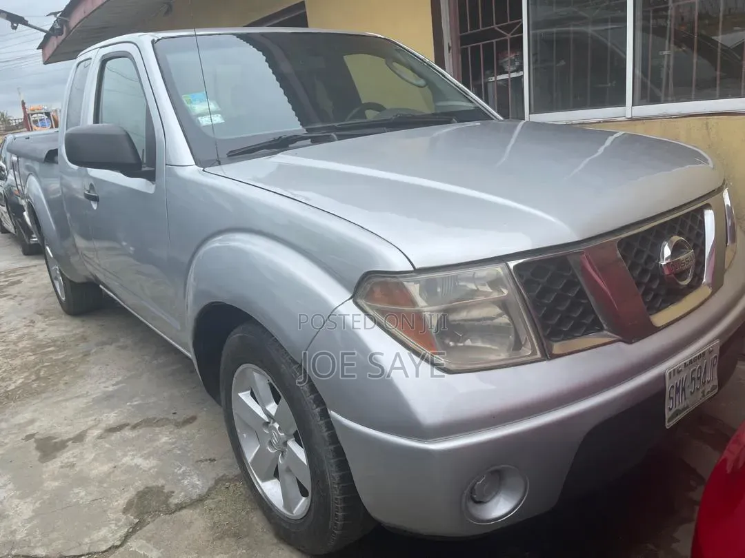 Nissan Frontier Automatic 2005 Silver