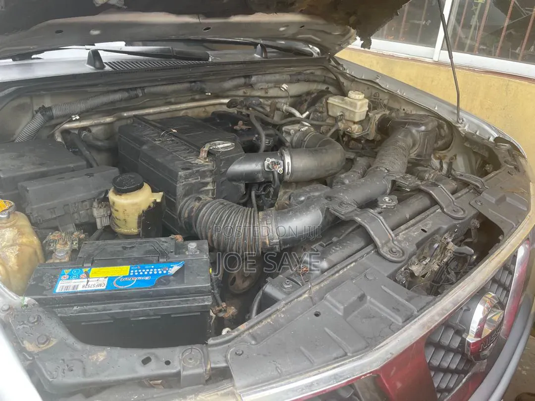 Nissan Frontier Automatic 2005 Silver