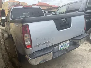 Nissan Frontier Automatic 2005 Silver