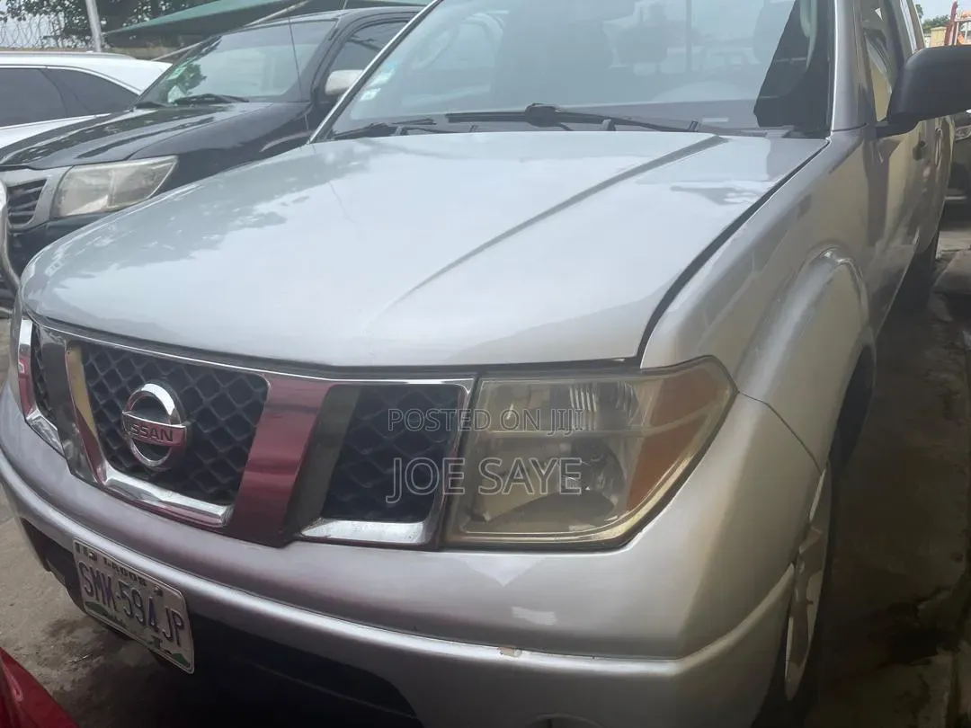 Nissan Frontier Automatic 2005 Silver