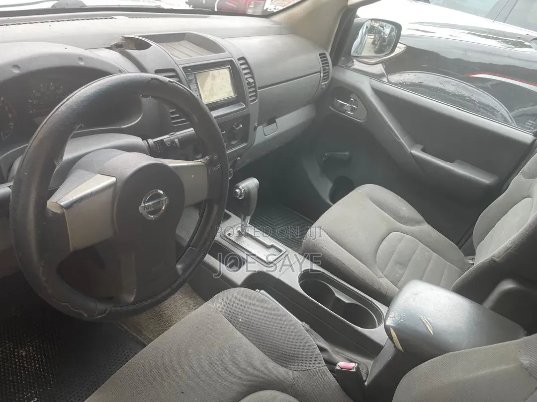 Nissan Frontier Automatic 2005 Silver