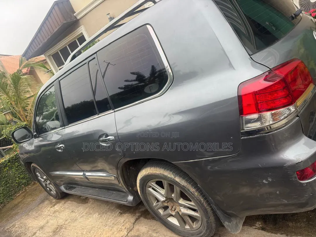 Lexus LX 570 AWD 2014 Gray