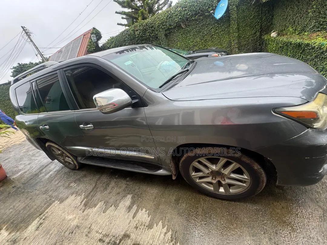 Lexus LX 570 AWD 2014 Gray
