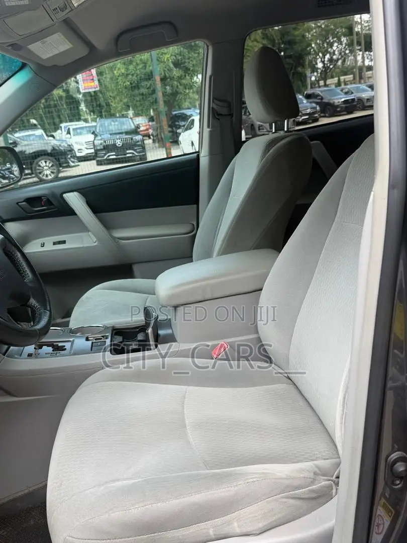 Toyota Highlander 2012 Gray