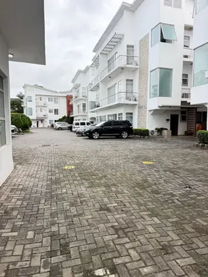 3bdrm Apartment in Banana Island for rent