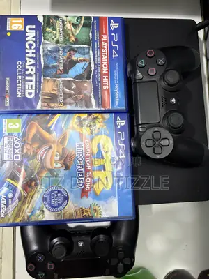 Play Station 4 Slim