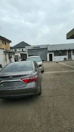 Toyota Camry LE 4dr Sedan (2.5L 4cyl 6A) 2015 Off white