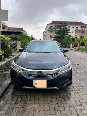 Honda Accord Touring 4dr Sedan FWD (3.5L 6cyl 6A) 2016 Black