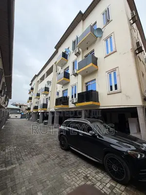 1bdrm Apartment in Alpha Beach Road., Lekki Phase 1 for rent