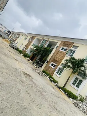 3bdrm Block of Flats in Lekki Phase 1 for rent