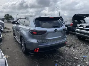 Toyota Highlander 2016 Silver