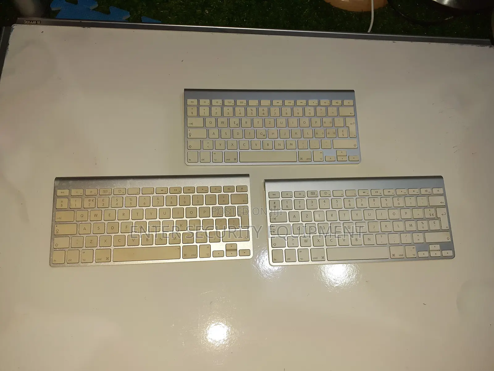 Apple Wireless Keyboard (Model A1314)