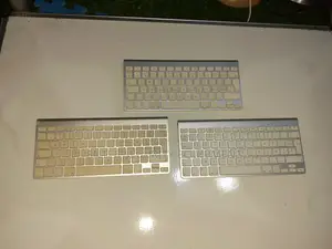Apple Wireless Keyboard (Model A1314)