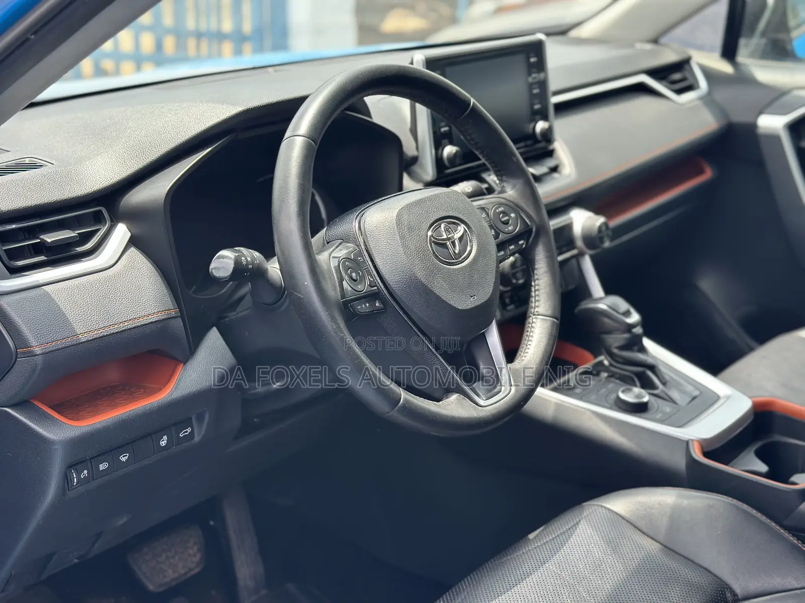 Toyota RAV4 XLE AWD 2019 Blue