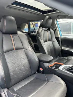 Toyota RAV4 XLE AWD 2019 Blue