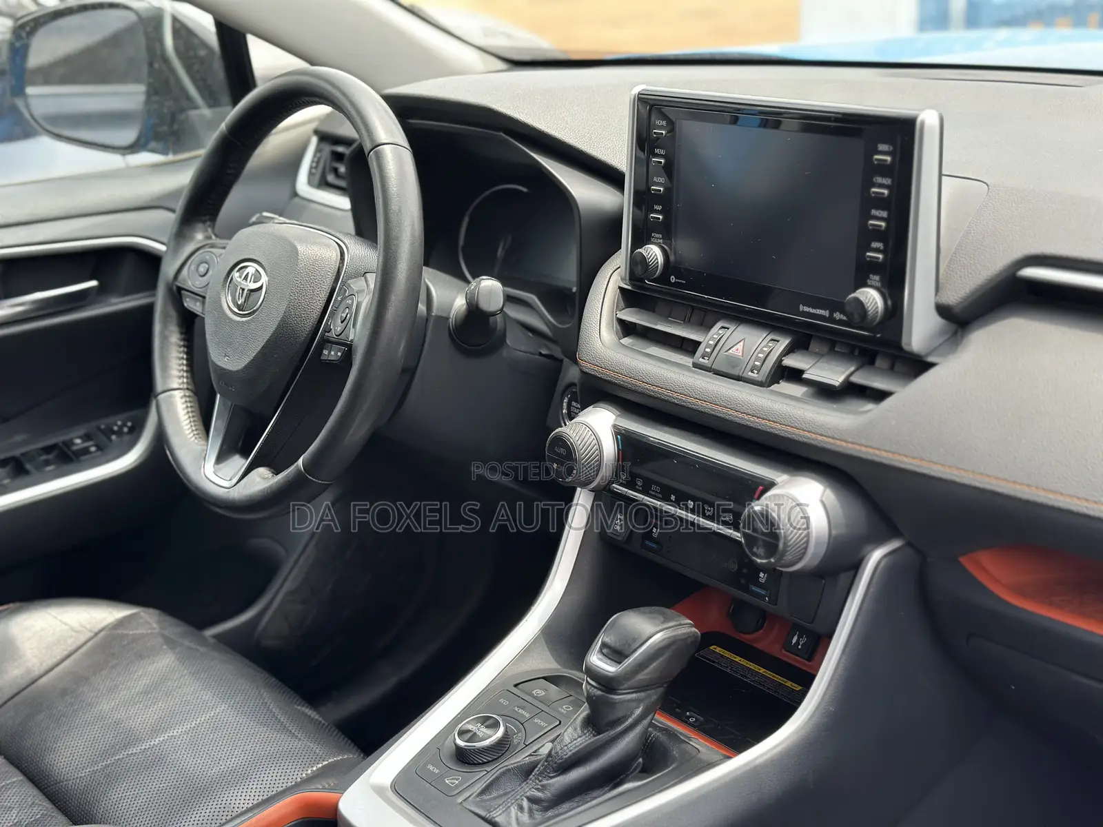 Toyota RAV4 XLE AWD 2019 Blue