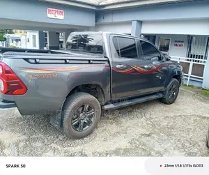 Toyota Hilux 2021 Gray