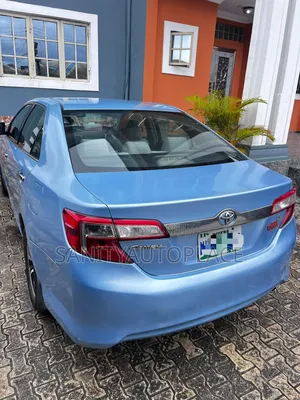 Toyota Camry LE 4dr Sedan (2.5L 4cyl 6A) 2013 Blue