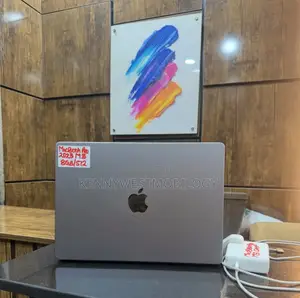 Laptop Apple MacBook Pro 2023 M3 8GB Apple M3 SSD 512GB
