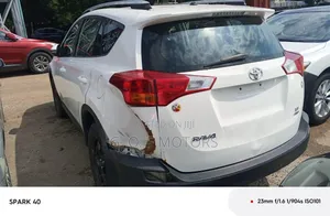 Toyota RAV4 LE 4dr SUV AWD (2.5L 4cyl 6A) 2015 White