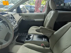 Toyota Sienna 2011 Gray
