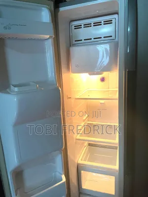 Samsung Sideby-Side Fridge Freezer With Ice Water Dispenser