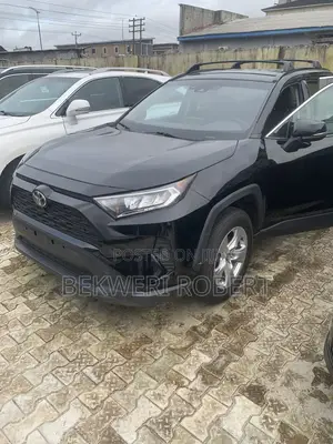 Toyota RAV4 XLE FWD 2020 Black