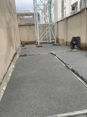 Expose Agregate Floor