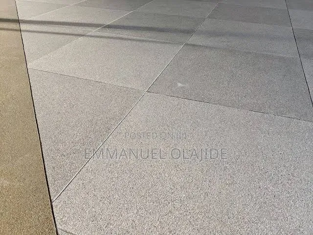 Expose Agregate Floor