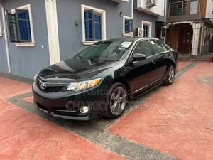 Toyota Camry SE V6 4dr Sedan (3.5L 6cyl 6A) 2012 Black