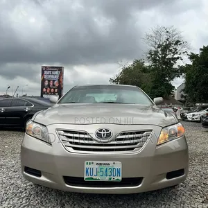 Toyota Camry 2009 Gold