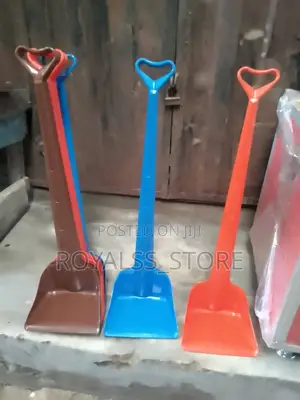 Long-Handled Heavy-Duty Plastic Dustpan ( Packer)