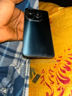 Tecno Spark 20 128 GB Black
