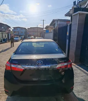 Toyota Corolla LE 4dr Sedan (1.8L 4cyl CVT) 2015 Black