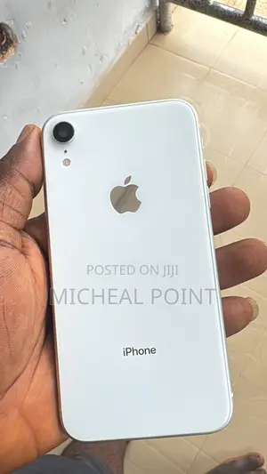 Apple iPhone XR 64 GB White