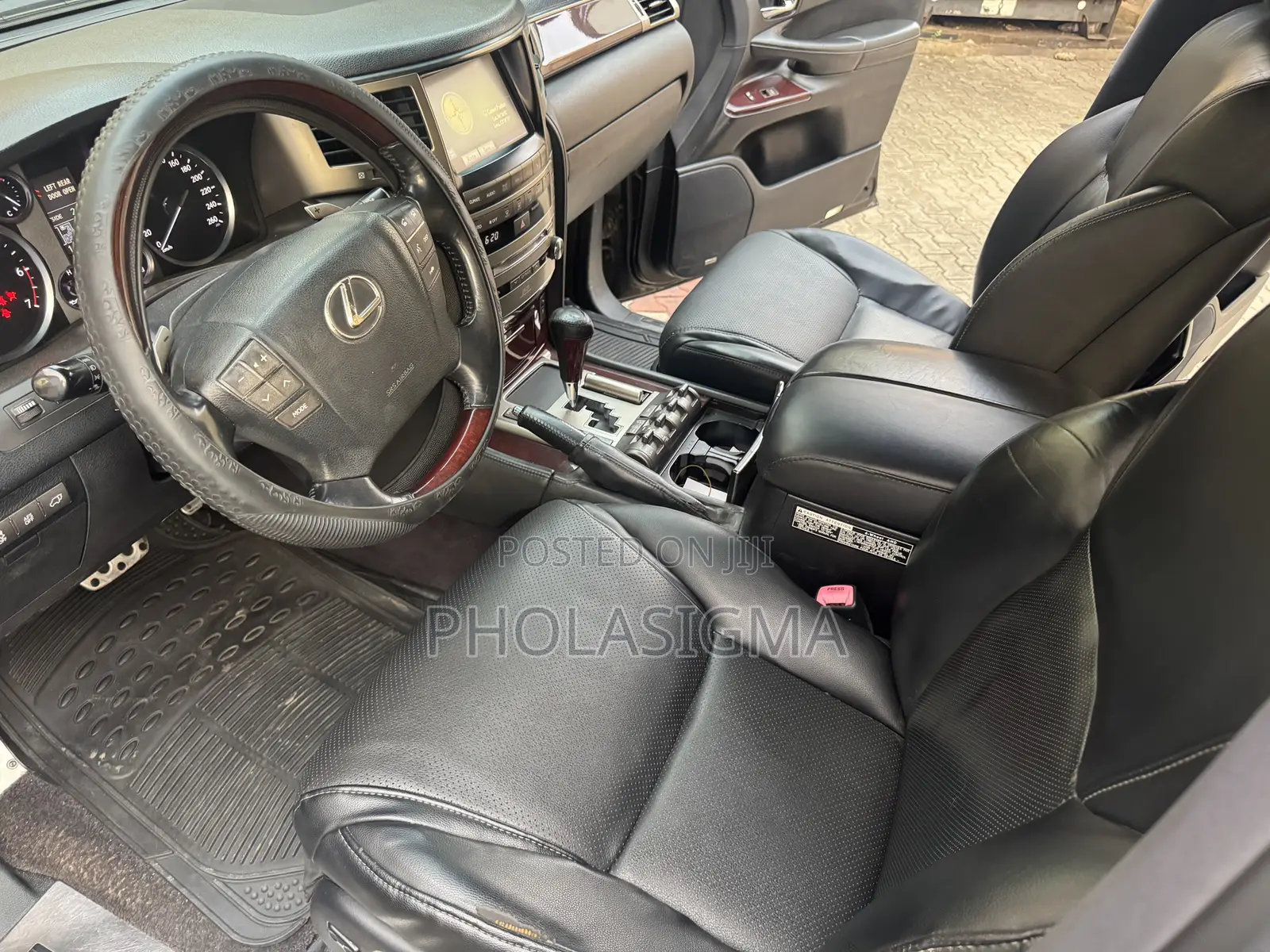 Lexus LX 570 AWD 2014 Black