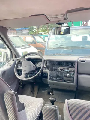 Volkswagen Transporter 2002 White